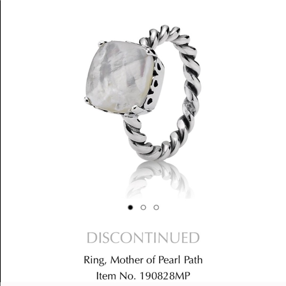 Mother of Pearl serenity twist Pandora ring